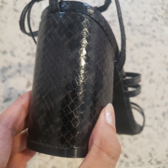 Fashion Nova- Snake skin Strappy Block heel - Picture 7 of 8